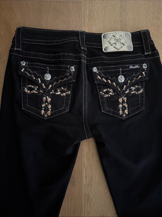 Miss Me Denim - Miss Me Black Skinny Jeans | Embellished Gold Sequin Pockets | 27W x 31L